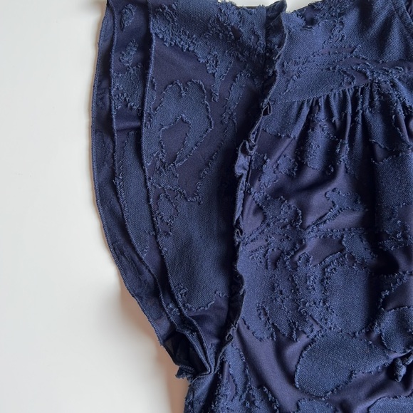 Navy bow tie ruffle neck and ruffle flutter sleeves, lacy design - Picture 4 of 8